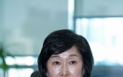중국 초저가 공세에 유통 흔들…오세희 “제도 없이 시장 못 지켜” [K-산업 구조中심⑤]