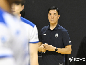 ‘창단 첫 10연패’ 최악 부진 삼성화재 김상우 감독, 끝내 자진사퇴