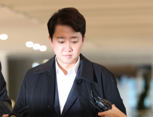 이준석 “尹과 공범 엮는 것 무리한 시도”…공천개입 의혹 첫 특검 출석
