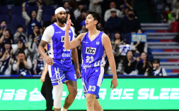 윌리엄스 41점에도…잇몸으로 버틴 KCC, KT 잡고 6연승 ‘신바람’ [쿠키 현장]