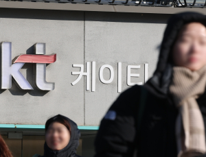 KT 하루 3만명 떠났는데…현장선 단말기 ‘품귀’