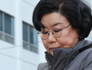 與 지지층마저 돌아섰다…청문회 앞두고 커지는 ‘이혜훈 사퇴론’