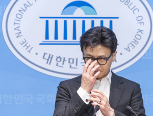 한동훈 “허위조작 제명, 또다른 계엄선포...이번에도 막겠다”