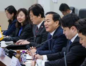 ‘권한은 대행, 예우는 9위’…국방부 차관 서열 손본다