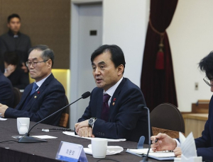안규백 “지금이 방산 4대 강국 도약 천재일우”…대·중견기업 상생 협력 강조