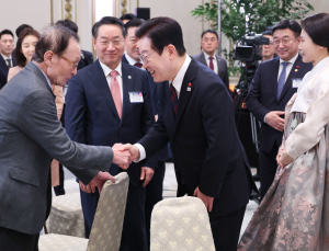 이 대통령, 이해찬 별세에 “민주주의 역사에 큰 스승을 잃었다”