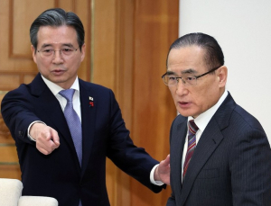 與 “특별법 국회 절차대로 처리”…靑 “트럼프 관세 언급, 차분히 대응”