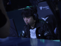 ‘쇼메이커 맹활약’ DK, DRX 2-0 꺾고 PO 진출 [쿠키 현장]