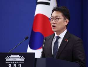 ‘李대통령 최측근’ 김남준 靑대변인 사직…인천 계양을 출마