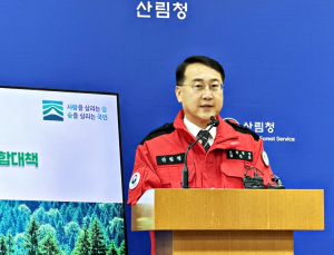 김인호 산림청장, 6개월 만에 낙마… 음주운전 사고로 직권면직