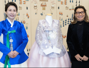 김혜경·잔자 여사, 한복으로 잇는 우정…“입으면 더 아름다울 것”
