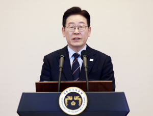 李 대통령 “집권했다고 마음대로 해선 안돼…국민 무서움 잊지 말아야”