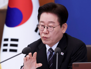 李대통령, 유가 급등 대응 지시…“석유 최고가격제 등 민생 대책 검토”