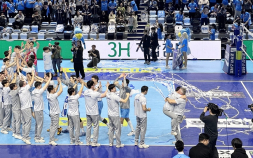 대한항공, 시즌 마지막 홈경기서 KB손해보험 3-0 완파하고 1위 수성 [쿠키 현장]