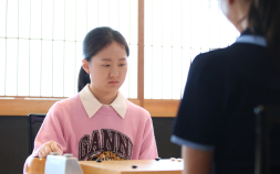 ‘바둑 여왕’ 김은지, 일본 우에노 아사미 꺾고 센코컵 결승 진출