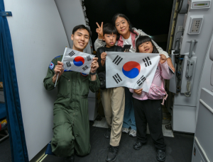 ‘사막의 빛’ 작전 성공… 중동 고립 국민 211명 무사 귀환