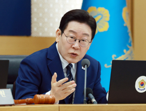 李대통령 “전쟁 추경 서둘러라”…차량 5·10부제·원전 확대까지 ‘총동원’