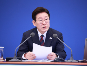 李대통령 “‘그알’ 조폭연루설, 사과·추후보도 할까…‘살인 조폭’으로 몰아”