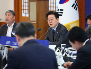 李대통령 “노동자 보호 핵심은 힘의 균형…노동 3권 보장 강조”