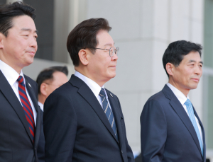 李대통령, ‘전쟁 추경’ 시정연설 마치고 국회 퇴장 [쿠키포토]