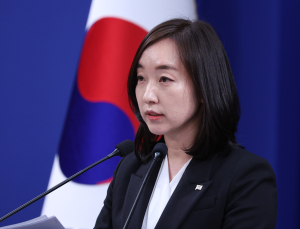 전은수 신임 靑대변인 “말의 무게와 책임 잊지 않겠다”