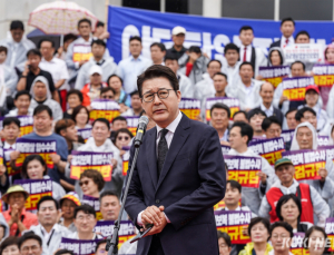 신동욱 “장동혁, 어려운 시기에 당 이끌어…전쟁터에서 장수 바꾸지 않아”