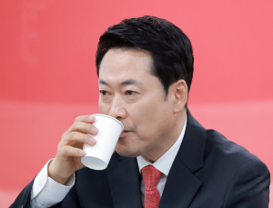 국힘 ‘여권 총공세’에도 지지율 바닥…당내 ‘쓴소리’ 가득