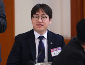 하정우 “부산 출마 여부 다음 주말 지나면 공개…지금은 순방이 중요”