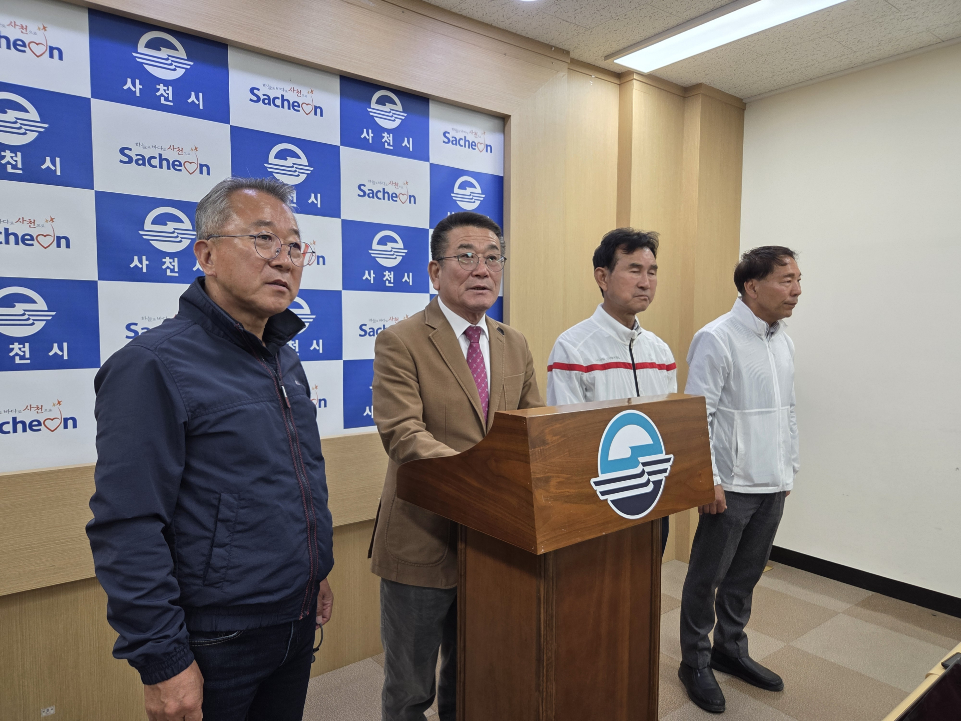 이삼수 전 의장, "서천호 캠프 금품 오갔다" 폭로…서 의원 측 "허위사실 법적 대응"