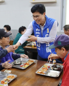 이원택 민주당 전북도지사 예비후보, “어르신 편안한 노후 정책으로 보장” 약속