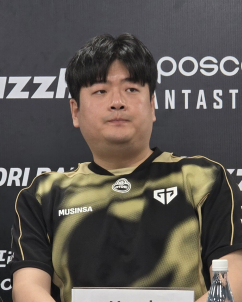 ‘KRX 2-0 제압’ 유상욱 젠지 감독 “베트남 팬 앞에서 승리 기뻐”