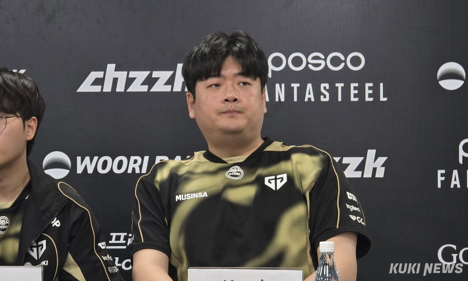 유상욱 젠지 감독이 8일 오후 7시(한국시간) 베트남 하노이 전시센터(VEC)에서 열린 2026 LCK 정규시즌 2라운드 키움 DRX와의 원정경기에서 승리한 뒤 기자회견에 임하고 있다. 김영건 기자