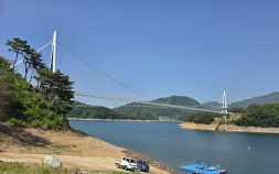 130억 들인 파로호 출렁다리 4년도 안돼 운영중단…안전점검서 결함발견