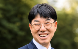 김춘호 부이사관, 장편소설로 35년 공직 작별