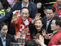 박근혜, 서문시장서 추경호 지원…“압도적 지지 부탁” [쿠키포토]