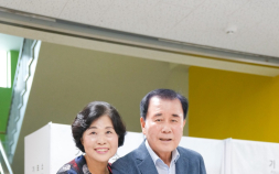 김지철 충남교육감 투표…“학생 유권자 적극 참여를”