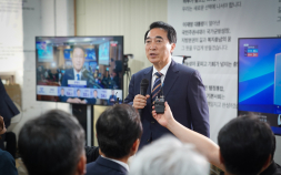 박수현, “승리의 환호 잠시 보류"…도민이 함께 하는 도정 될 것”