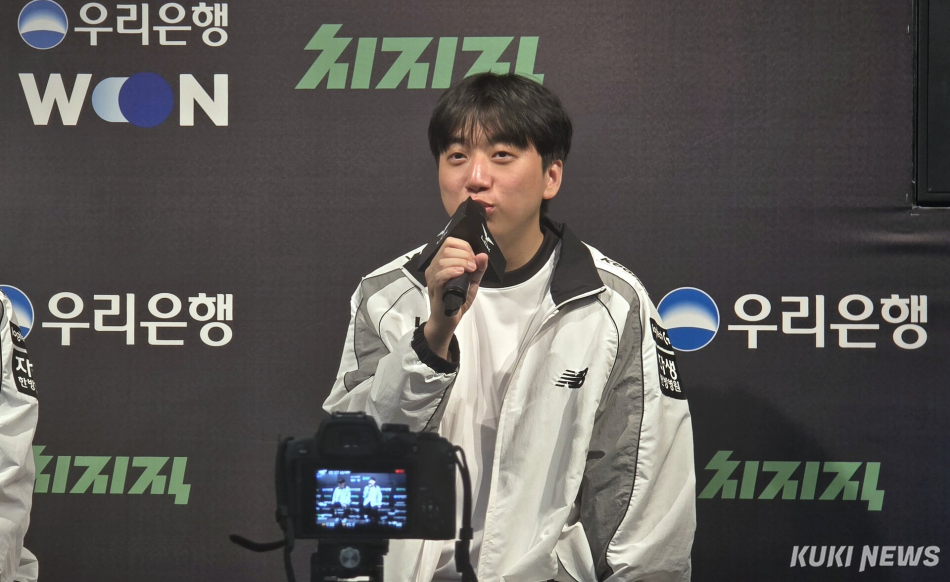 고동빈 감독이 7일 서울 종로구 롤파크 LCK 아레나에서 열린 ‘2026 로드 투 MSI’ 2라운드 디플러스 기아와의 경기를 마친 뒤 기자회견에 임하고 있다. 김영건 기자