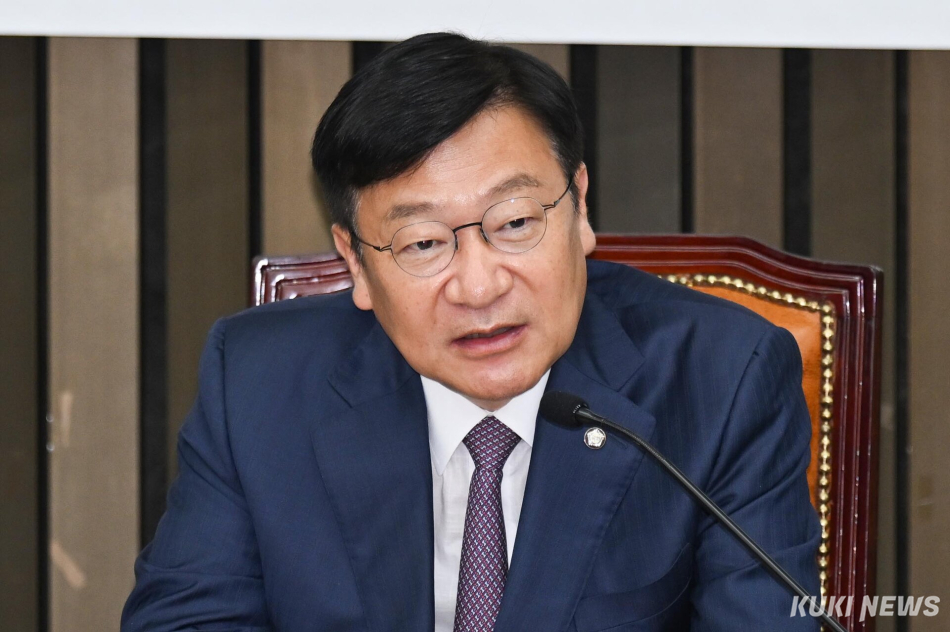 국민의힘 차기 원내대표 선출을 하루 앞둔 9일 서울 여의도 국회에서 열린 원내대표 후보자 초청 간담회에서 정점식 의원이 발언하고 있다.