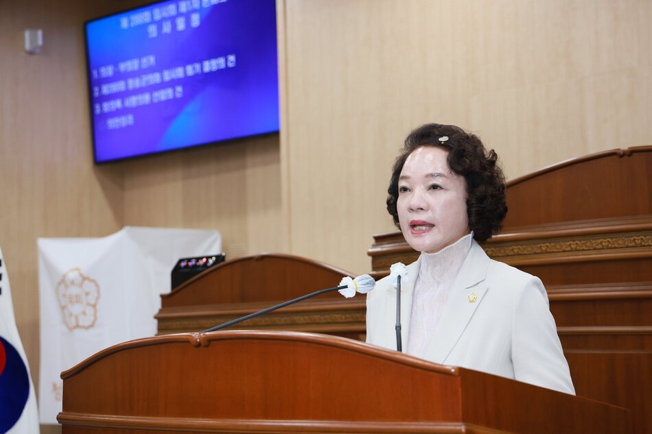 청송군의회가 1일 제288회 임시회 제1차 본회의에서 박신영 의원을 부의장으로 선출했다. 청송군의회 제공