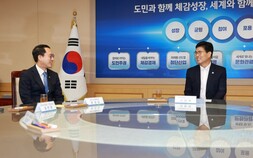 이원택 전북도지사, 새만금개발청장과 첫 회동 ‘새만금 대도약’ 공조