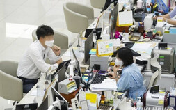 은행서 보험 가입 막히던 이유…‘25%룰’ 왜 풀릴까 [알경]