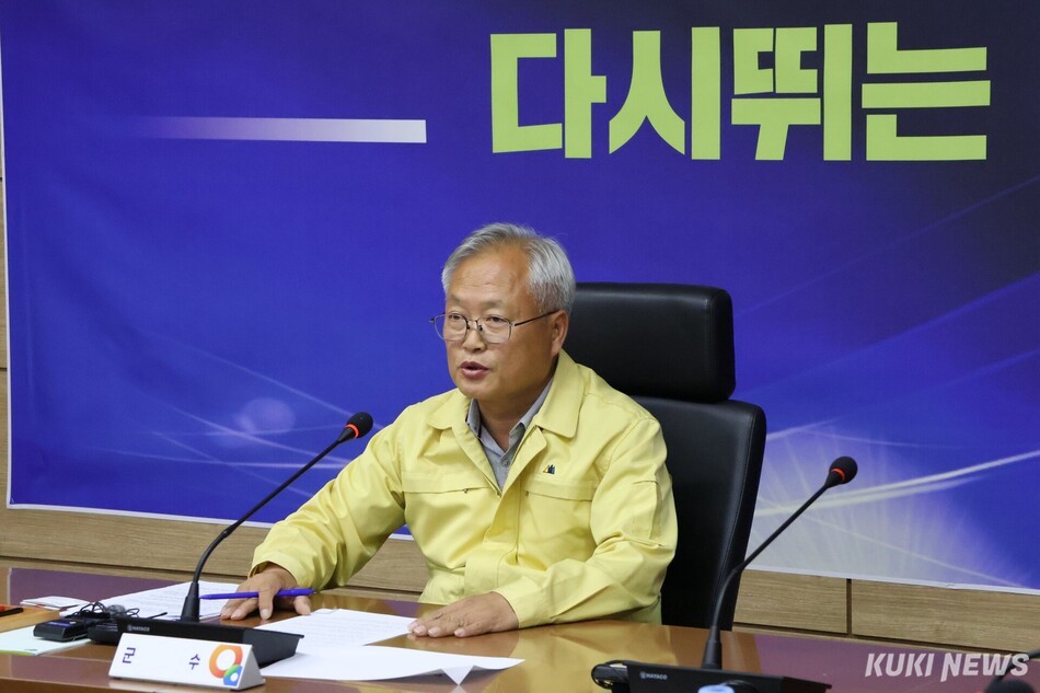 김정중 양양군수는 2일 양양군청 2층 소회의실에서 각 언론사 기자 20여명이 참석한 가운데 ‘제33회 양양군수 취임 기자회견’을 갖고, 새로운 양양을 실현하기 위한 군정 운영 5대 원칙을 제시했다. 전인수 기자