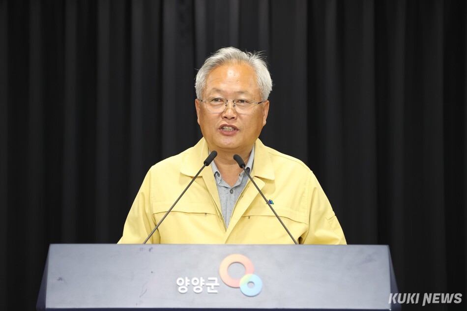 김정중 양양군수가 6일 군청 대회의실에서 전 직원을 대상으로 취임 후 첫 월례조회를 개최하고, 공정한 인사 운영과 적극 행정을 중심으로 한 민선 군정 운영 방 향을 공유했다. 김정중 양양군수. 양양군 제공